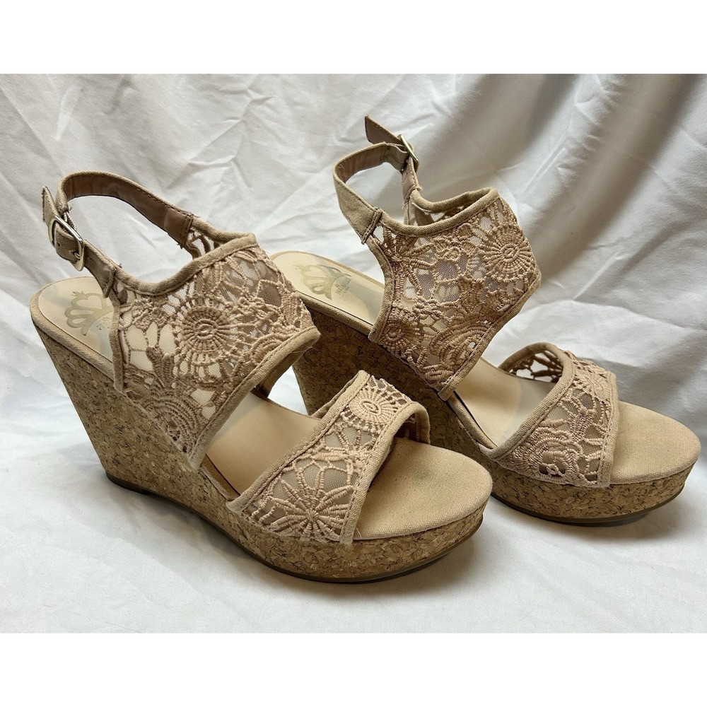Fergalicious Lace Wedge Cork Sandals Size 9 M Ivory 2000s Boho Festival